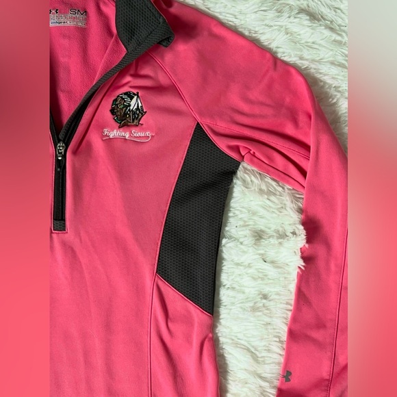 University of North Dakota Fighting Sioux 1/2 Zip
Pullover - Picture 10 of 16